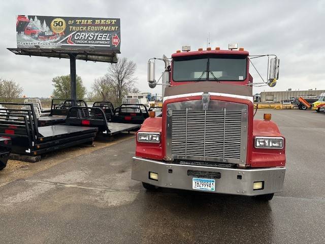 Kenworth-t8-series-diesel-1990-red-9