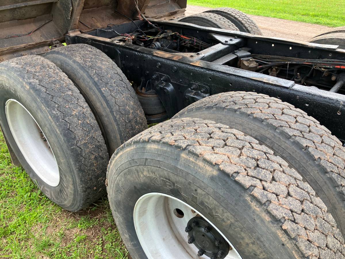 Kenworth-w900b-diesel-1988-13