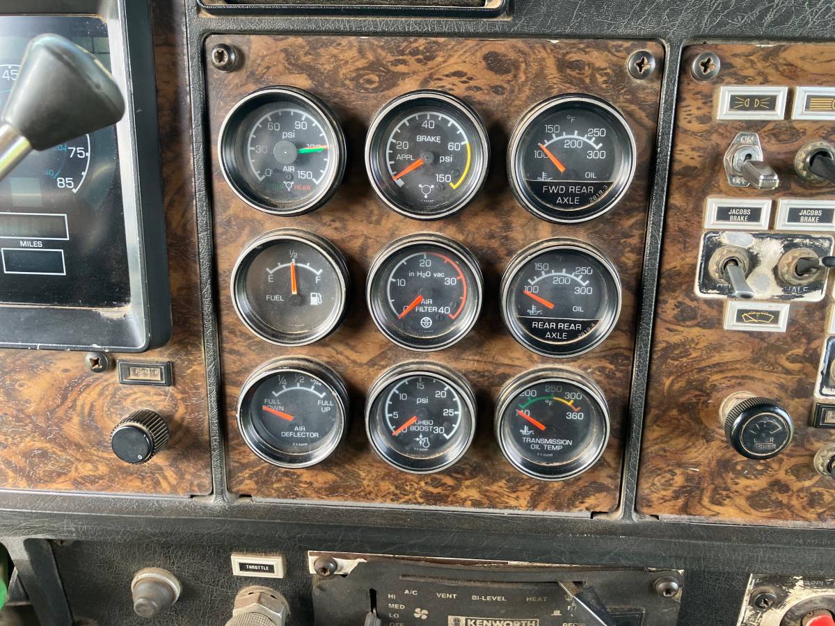 Kenworth-w900b-diesel-1988-21