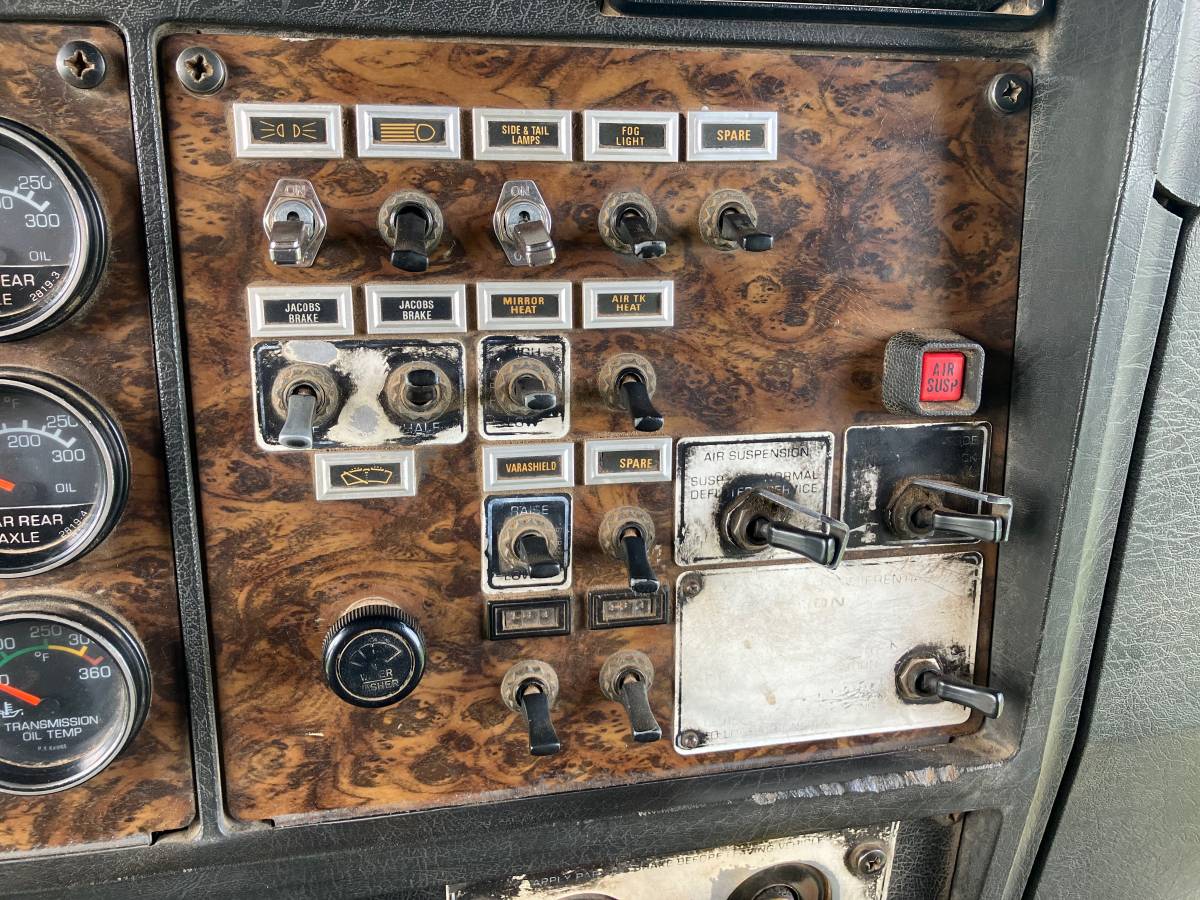 Kenworth-w900b-diesel-1988-3