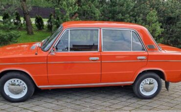 Lada-2103-1977-orange-7