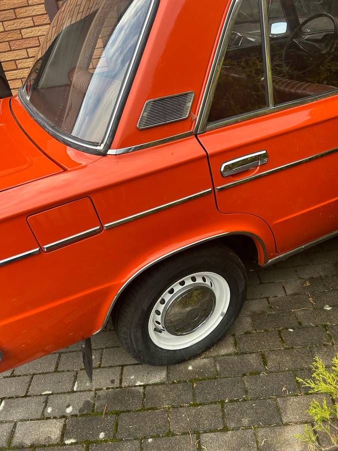 Lada-2103-1977-orange-8