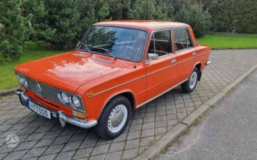Lada-2103-1977-orange-9