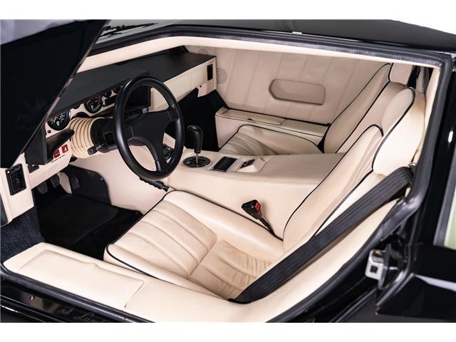 Lamborghini-Countach-1989-Coupe-18