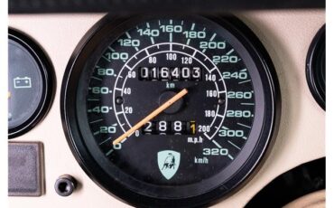 Lamborghini-Countach-1989-Coupe-19