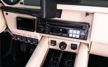 Lamborghini-Countach-1989-Coupe-21