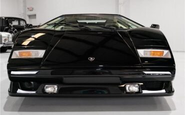Lamborghini-Countach-1989-Coupe-3