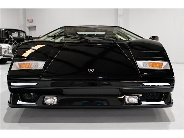 Lamborghini-Countach-1989-Coupe-3