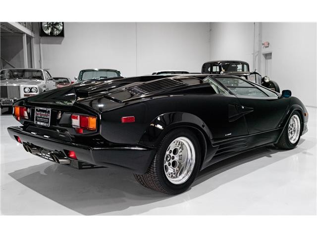 Lamborghini-Countach-1989-Coupe-6