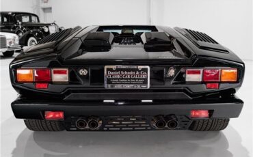 Lamborghini-Countach-1989-Coupe-7