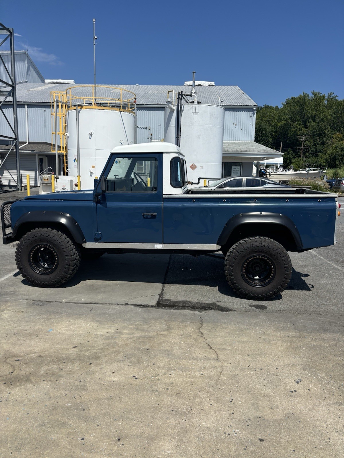 Land-Rover-Defender-1900-Standard-Cab-Pickup-1