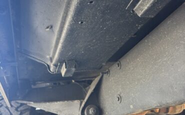 Land-Rover-Defender-1900-Standard-Cab-Pickup-12