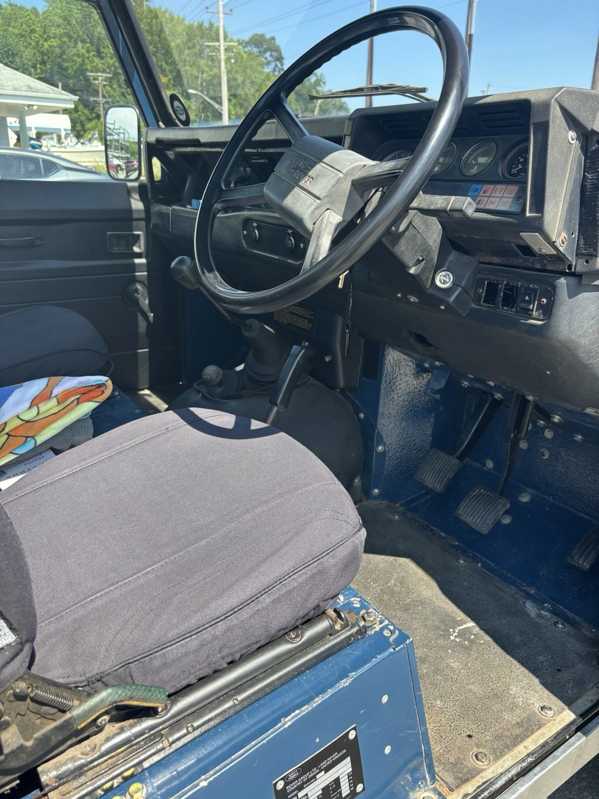 Land-Rover-Defender-1900-Standard-Cab-Pickup-16