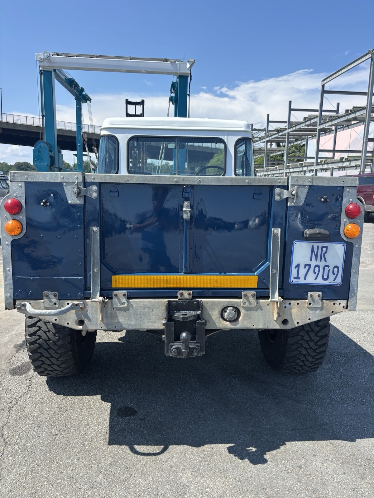Land-Rover-Defender-1900-Standard-Cab-Pickup-3