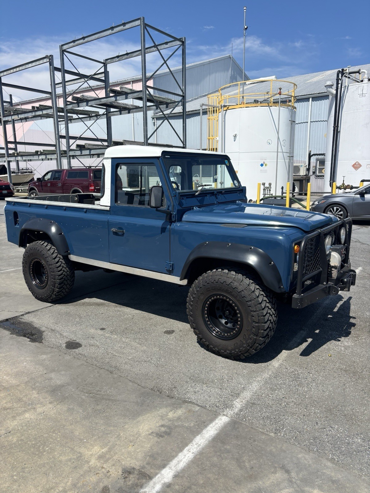 Land-Rover-Defender-1900-Standard-Cab-Pickup-5