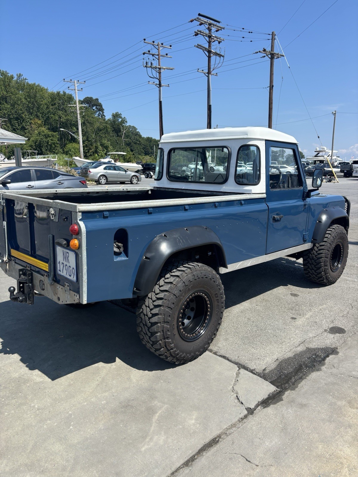 Land-Rover-Defender-1900-Standard-Cab-Pickup-7