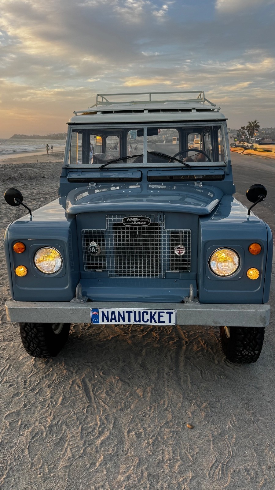 Land-Rover-Defender-1974-SUV-1