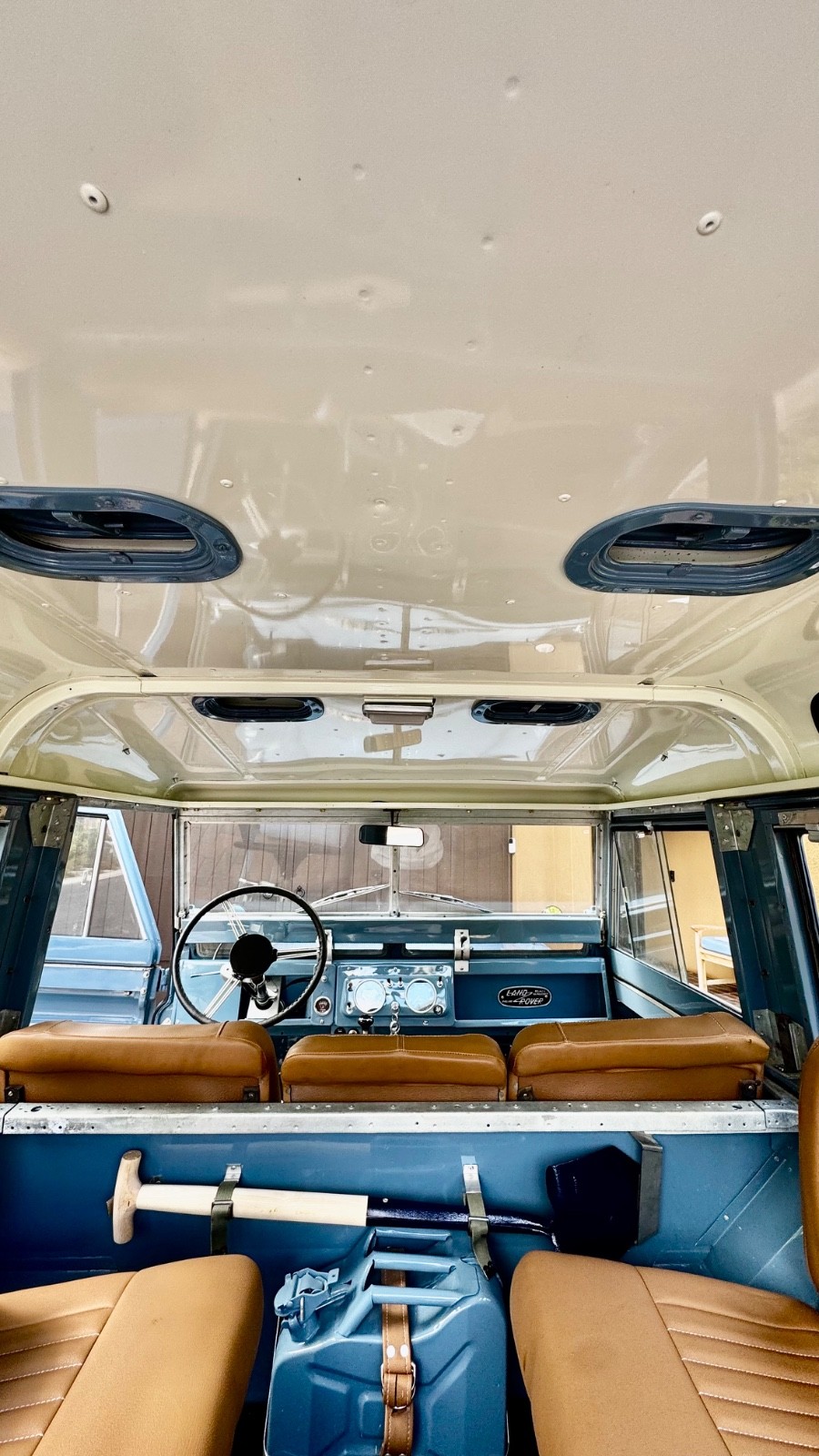 Land-Rover-Defender-1974-SUV-10