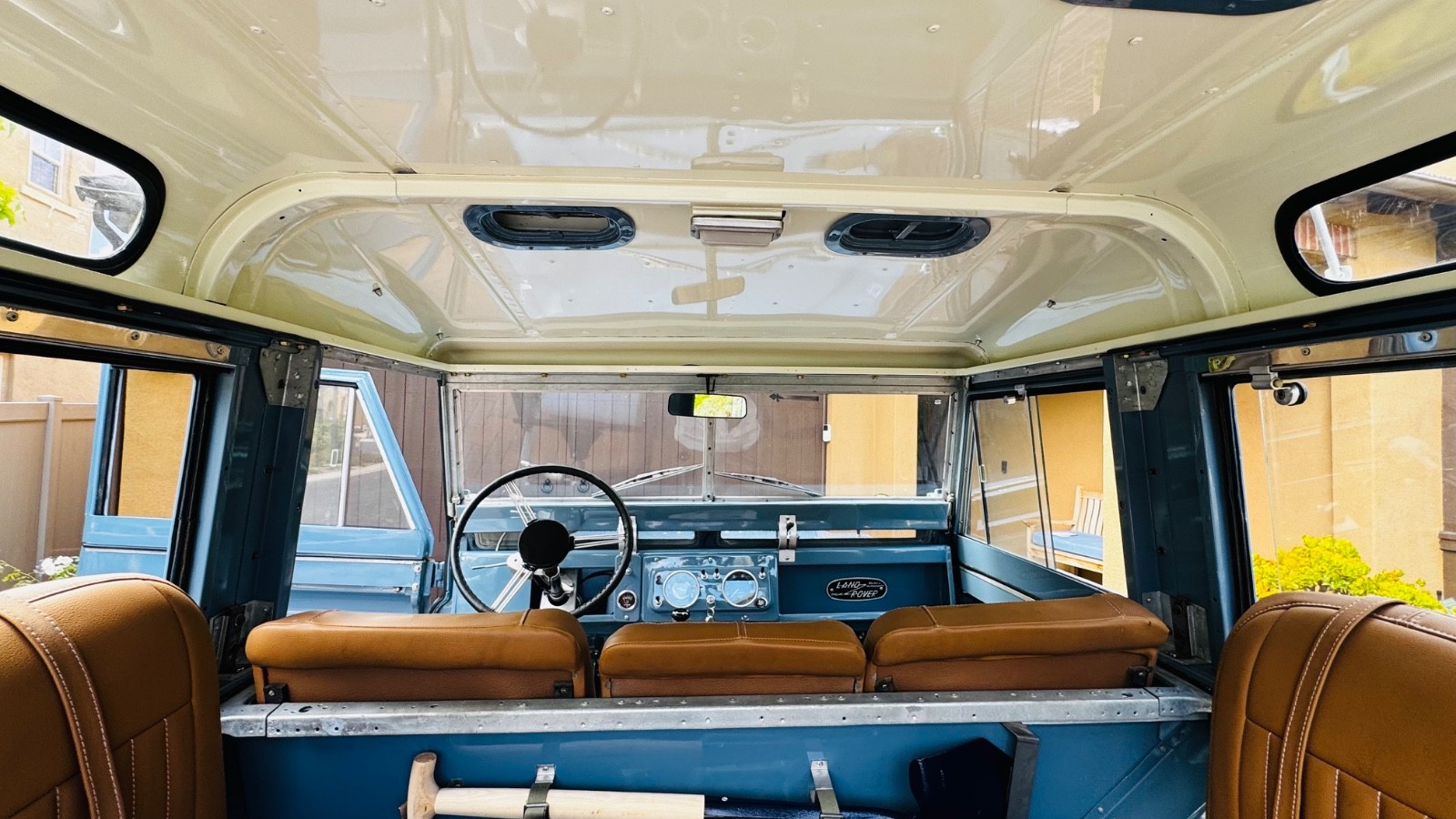 Land-Rover-Defender-1974-SUV-11
