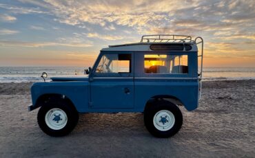 Land-Rover-Defender-1974-SUV-2