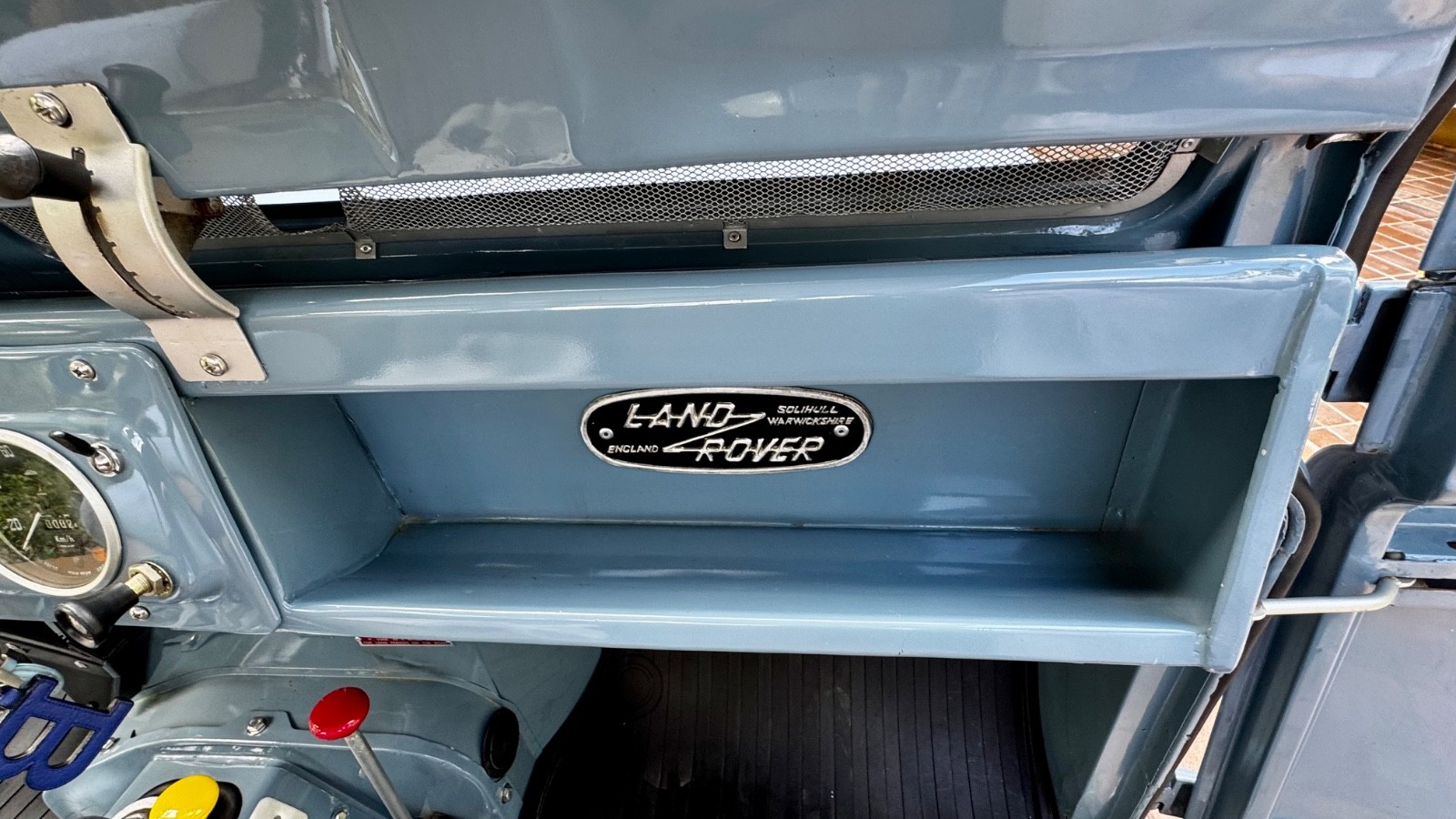 Land-Rover-Defender-1974-SUV-26