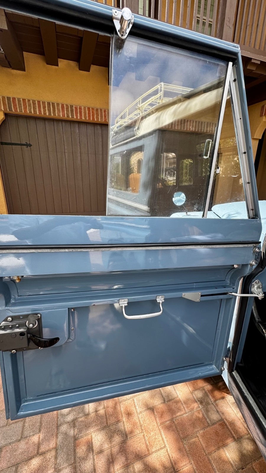 Land-Rover-Defender-1974-SUV-30