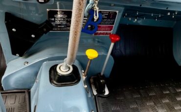 Land-Rover-Defender-1974-SUV-31