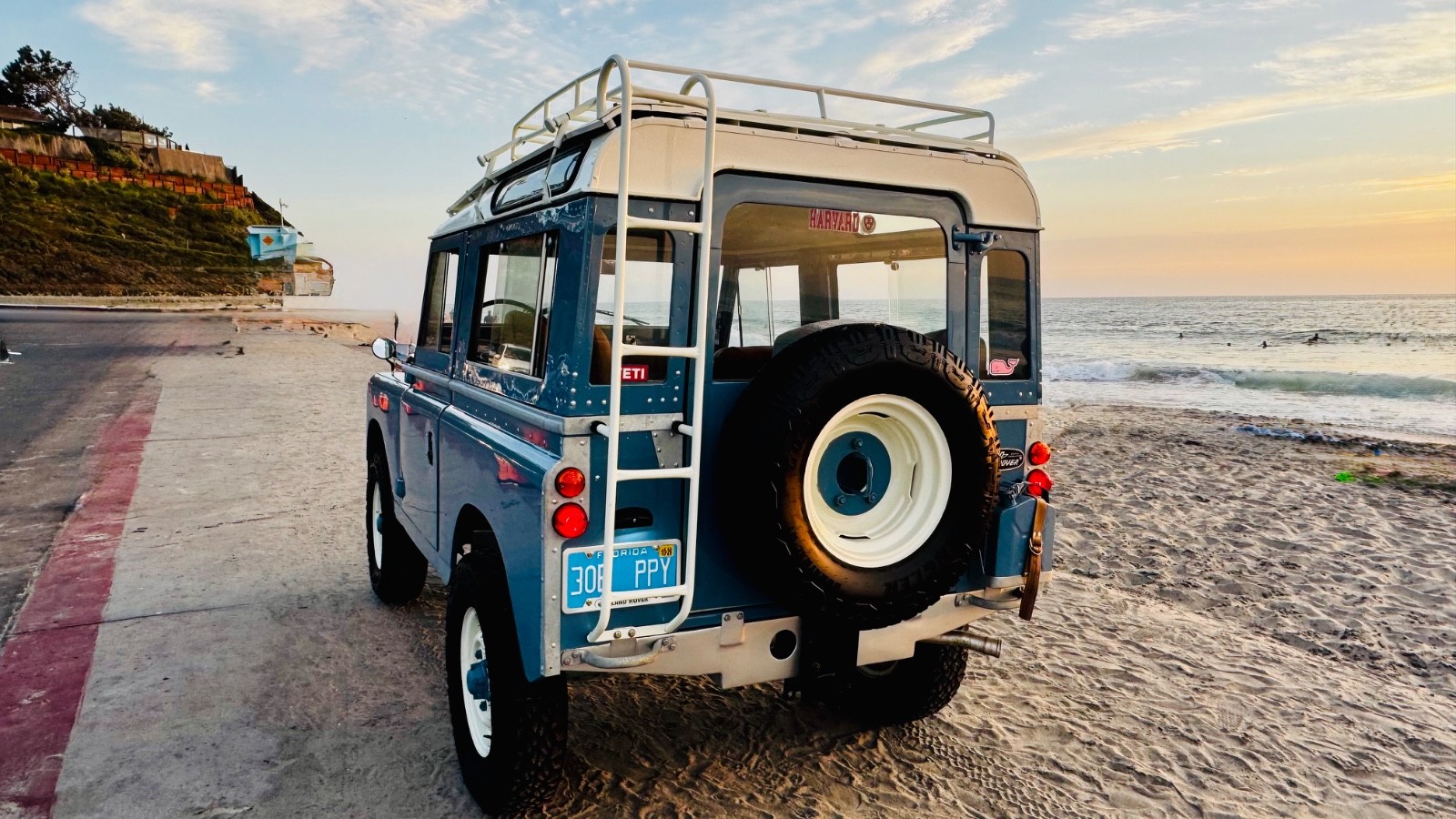Land-Rover-Defender-1974-SUV-4