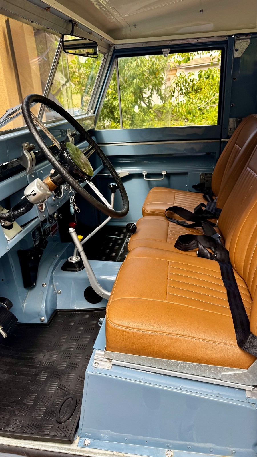 Land-Rover-Defender-1974-SUV-5