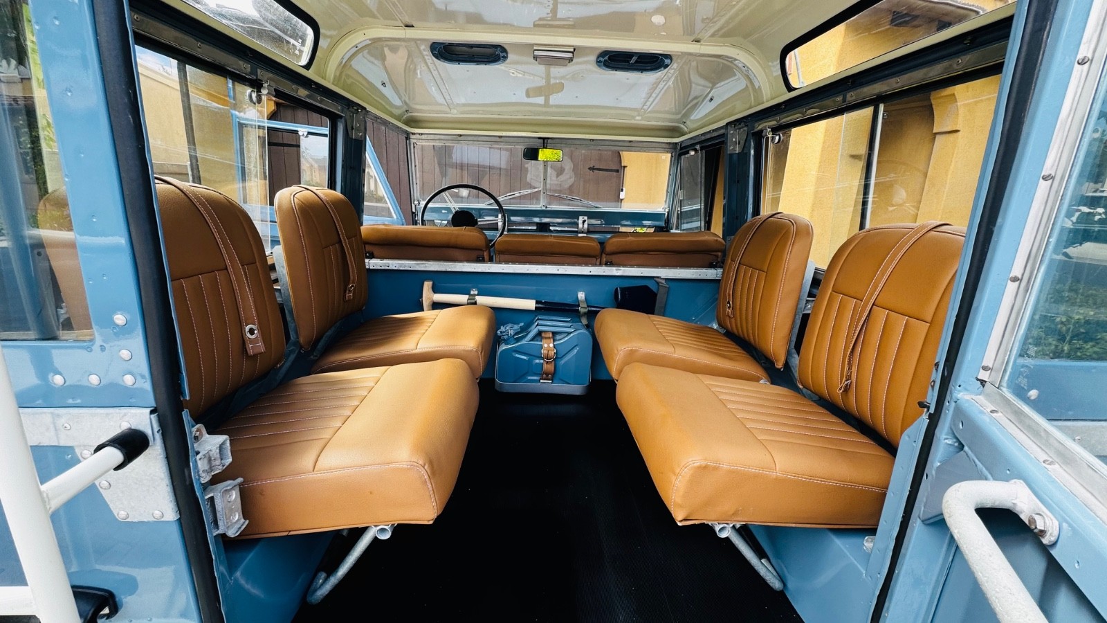 Land-Rover-Defender-1974-SUV-6