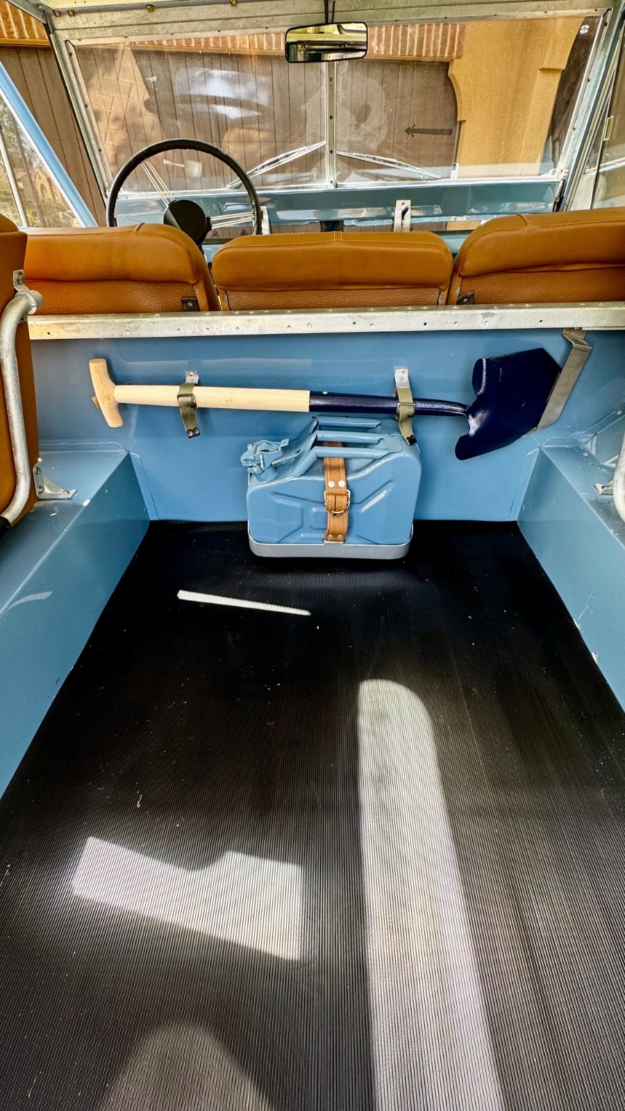 Land-Rover-Defender-1974-SUV-7