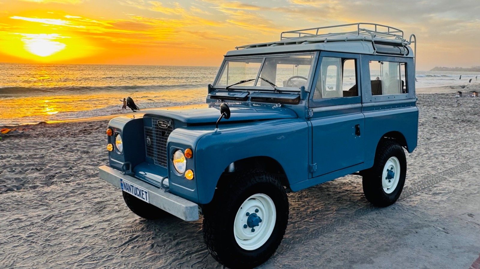 Land-Rover-Defender-1974-SUV