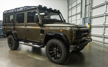 Land-Rover-Defender-1980-SUV-1