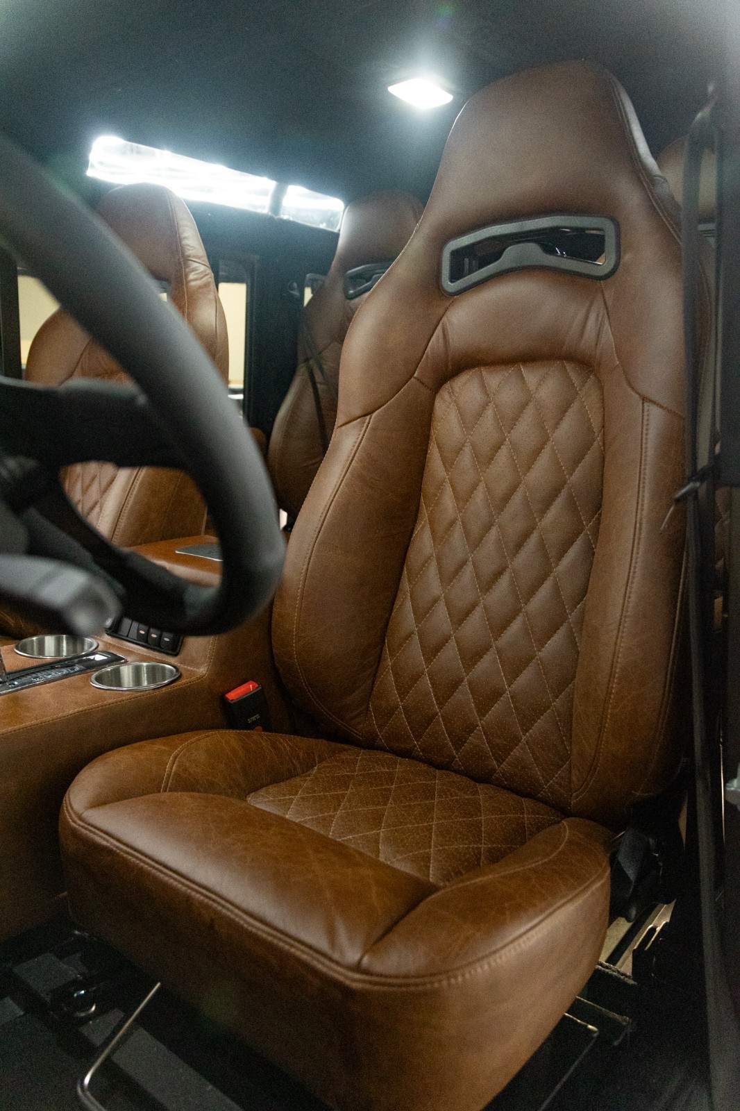 Land-Rover-Defender-1980-SUV-10