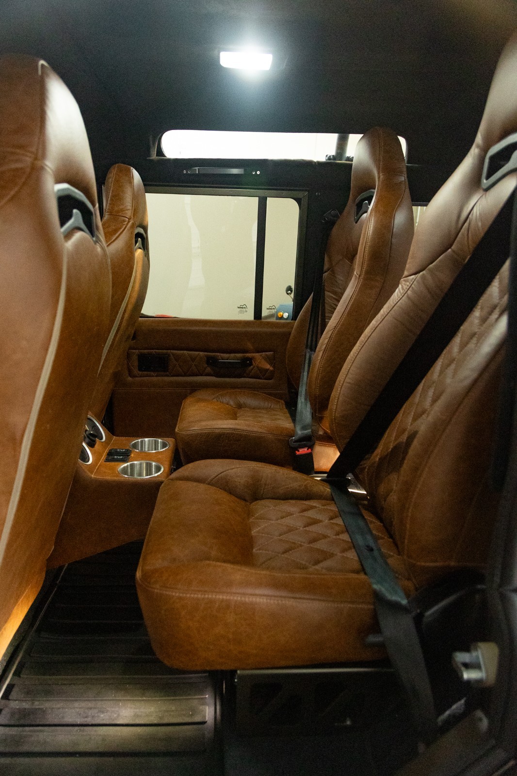 Land-Rover-Defender-1980-SUV-11