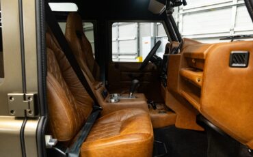 Land-Rover-Defender-1980-SUV-13