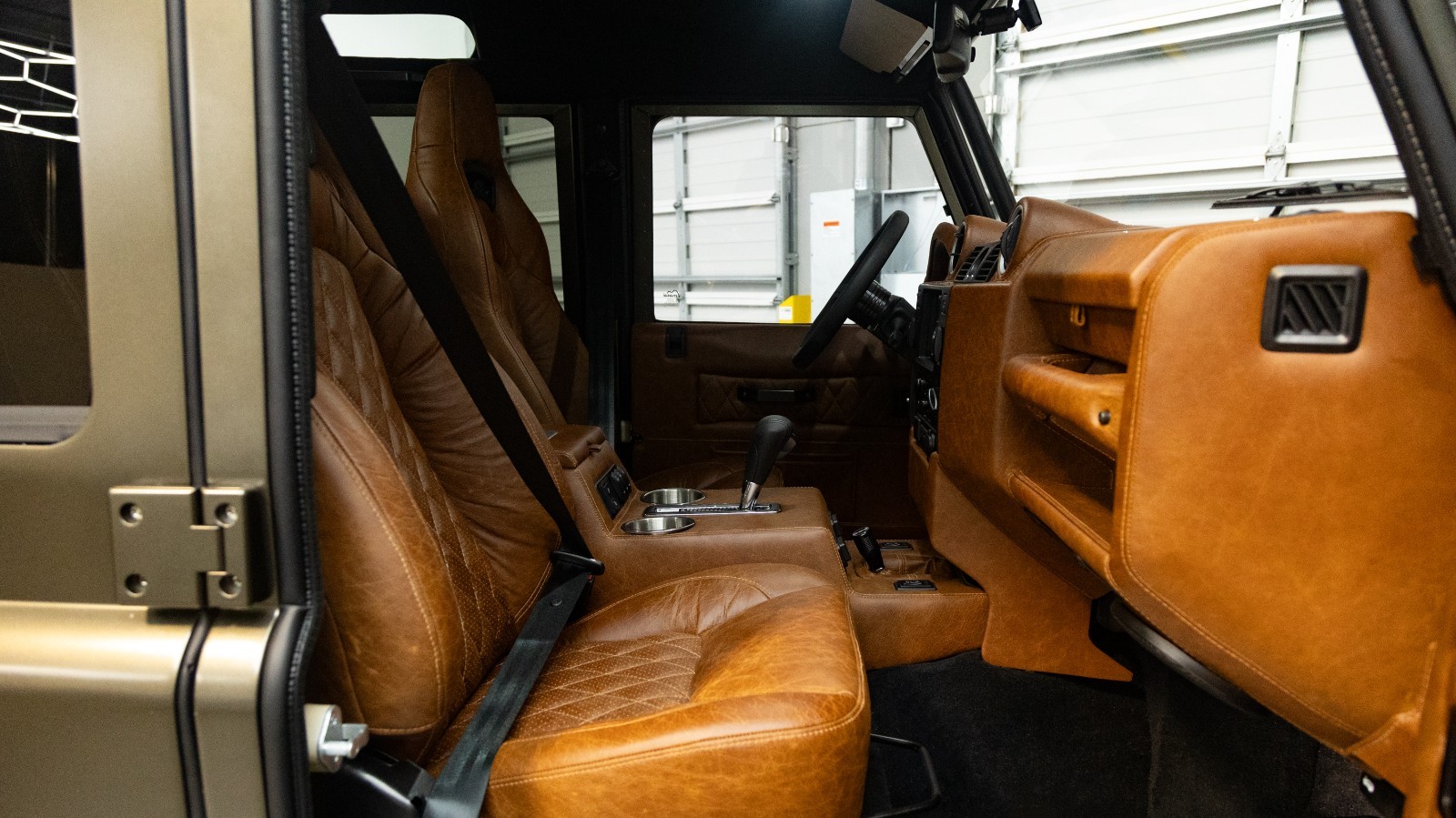 Land-Rover-Defender-1980-SUV-13