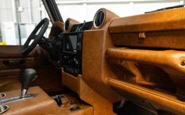 Land-Rover-Defender-1980-SUV-14