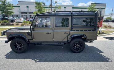 Land-Rover-Defender-1980-SUV-2