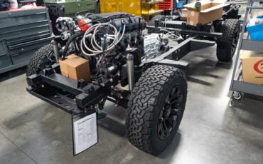 Land-Rover-Defender-1980-SUV-35