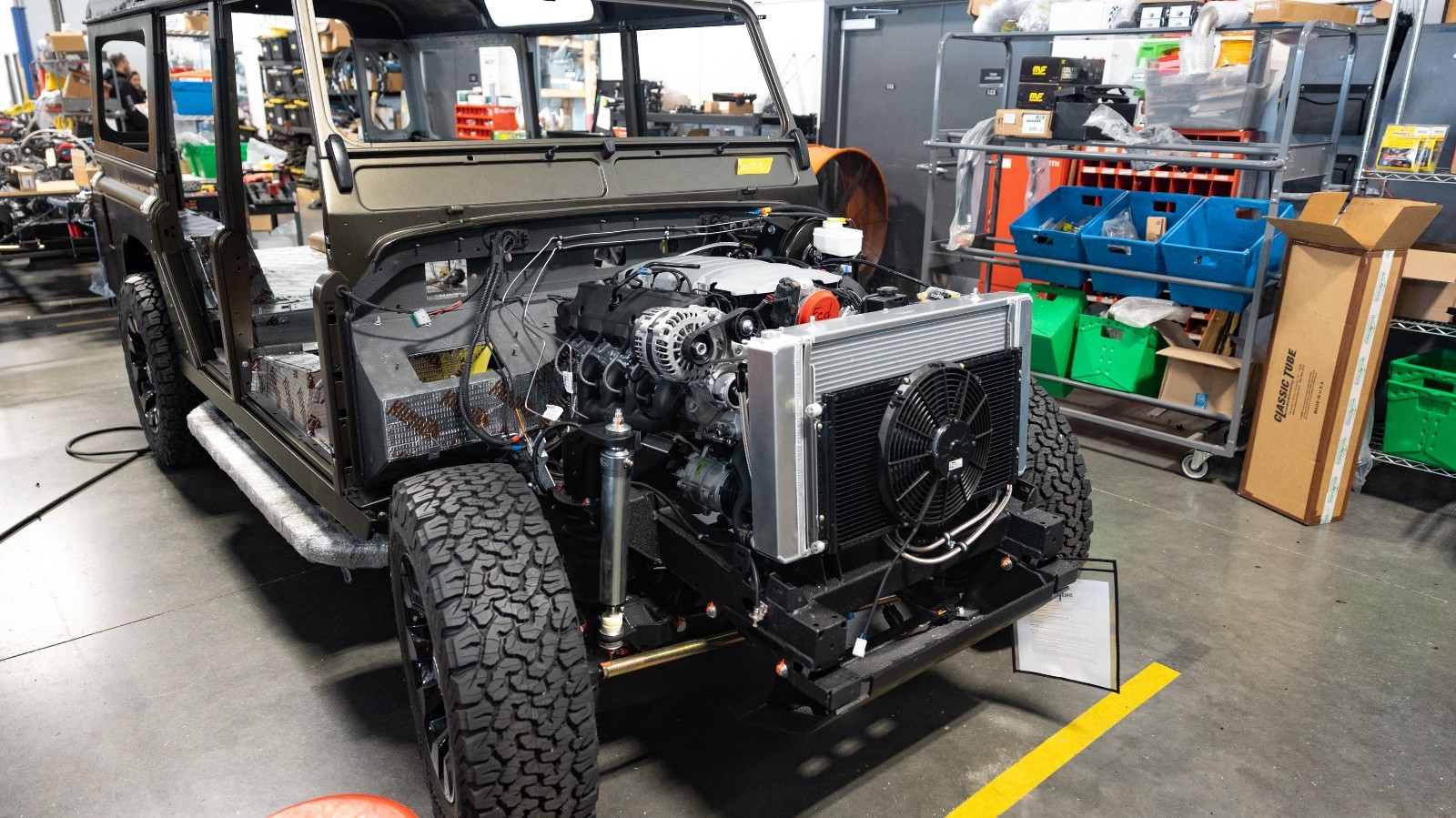 Land-Rover-Defender-1980-SUV-38