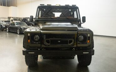 Land-Rover-Defender-1980-SUV-5