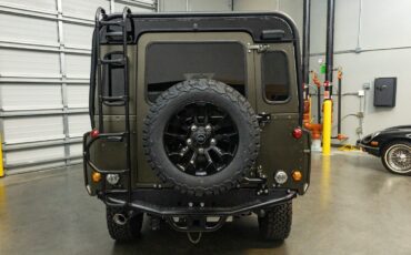 Land-Rover-Defender-1980-SUV-6