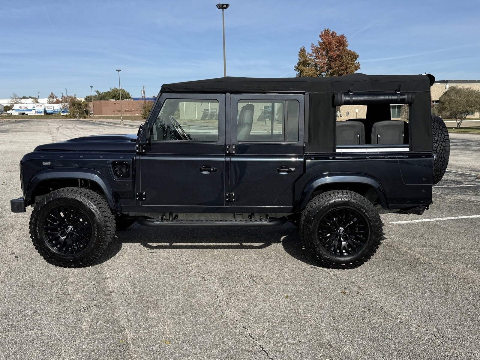Land-Rover-Defender-1987-SUV-1