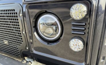 Land-Rover-Defender-1987-SUV-31