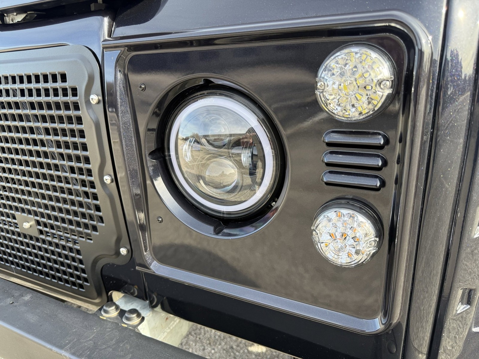 Land-Rover-Defender-1987-SUV-31