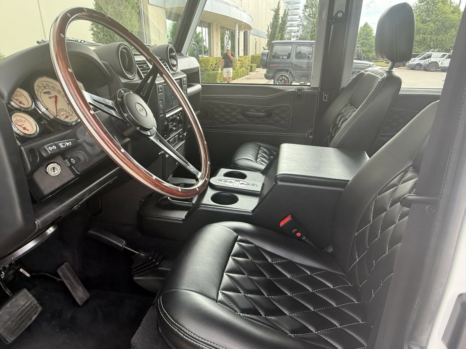 Land-Rover-Defender-1987-SUV-38