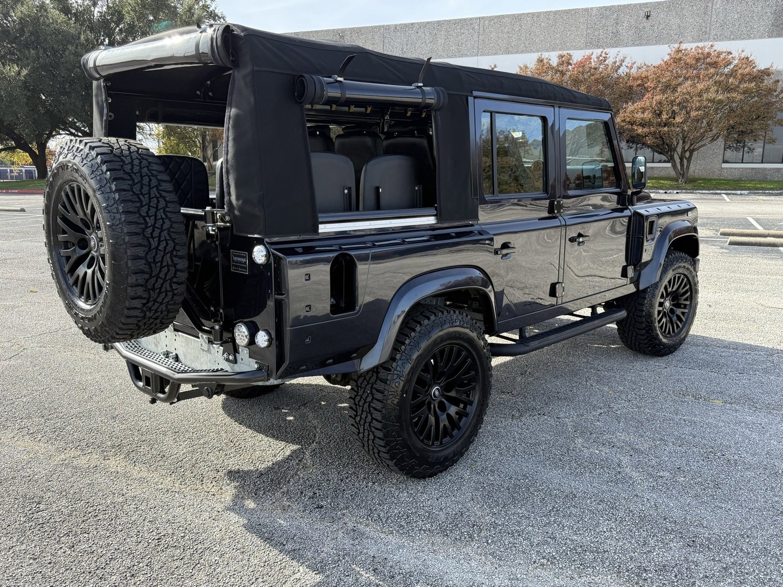 Land-Rover-Defender-1987-SUV-4