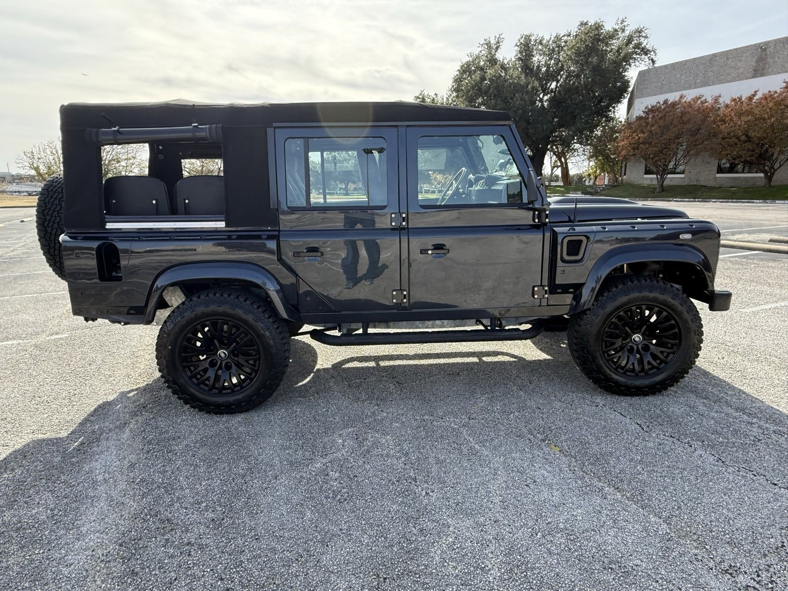 Land-Rover-Defender-1987-SUV-5