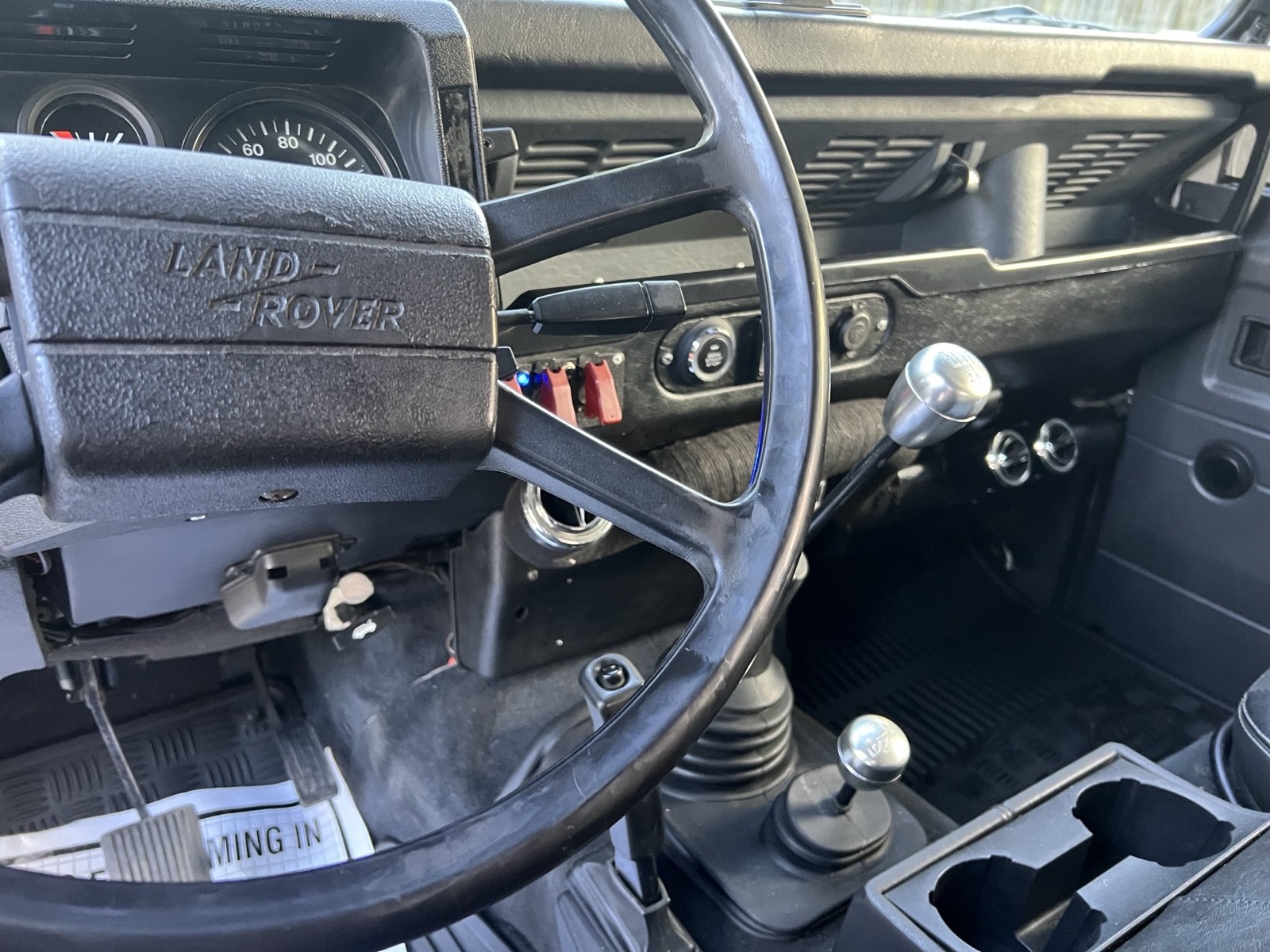 Land-Rover-Defender-1988-10